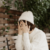 别忘了那杯水起初也是热的(气质陌陌女生头像不带字的)