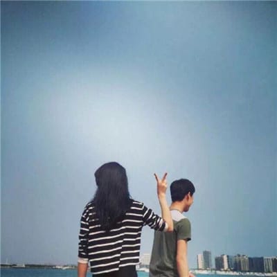 你是我眼里的那片海(情侣头像唯美有意境背影海边头像)