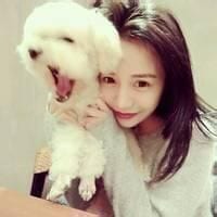 听说喜欢小动物的女生都是天使(带宠物的女生头像最新版)