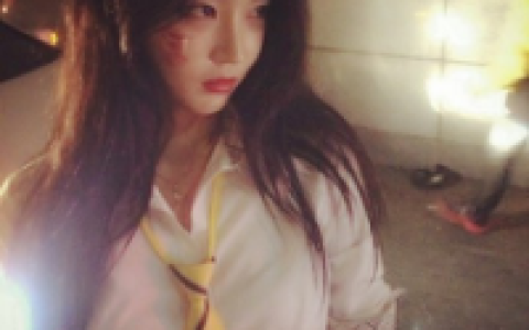 时间比爱强悍忘记什么不难(森系唯美意境小清新女生头像)