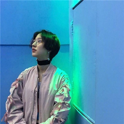 情侣头像背影一人一张一个人(热门情侣头像背影一男一女)图4