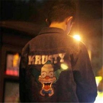 情侣头像背影一人一张一个人(热门情侣头像背影一男一女)图9