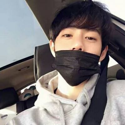 用我青春时光拼我今生辉煌(戴口罩的男生头像阳光帅气)