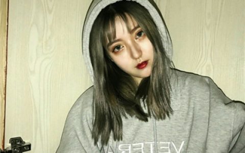 学校不让谈恋爱却发情侣服(最新韩潮情侣头像大全)