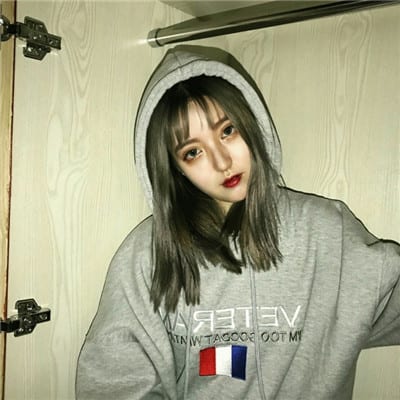 学校不让谈恋爱却发情侣服(最新韩潮情侣头像大全)