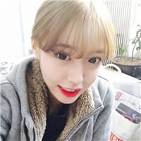 我想学会干净的语言和安静的笑(超有魅力的美女陌陌头像)
