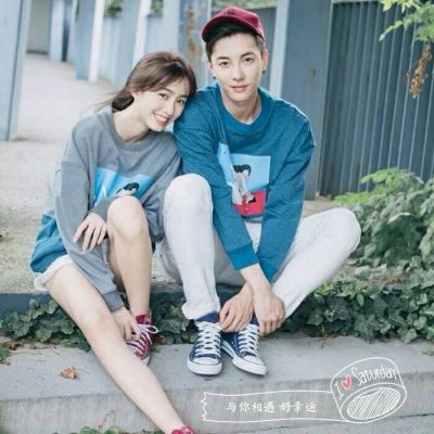 你已经把我伤的彻彻底底(带字好看的萌系情侣头像两张)