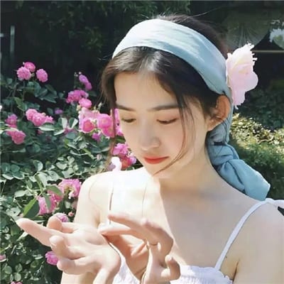 都说秋天适合思念其实更适合见面(女生头像慵懒偏冷淡风)