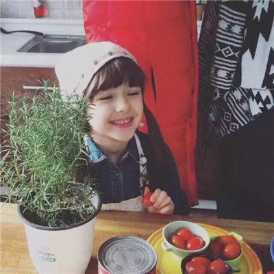大小姐驾到通通闪开(混血小萝莉萌娃小女孩头像图片)图4