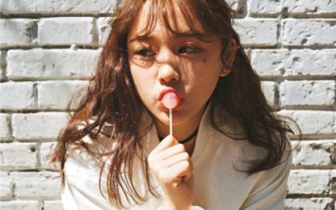 自由的味道有点孤独(爱吃糖果的女生头像高清)