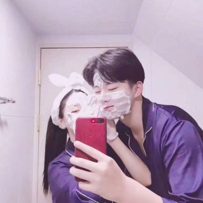 最新搞怪学生气质情侣yy头像(真实逗比情侣头像男女各一张)