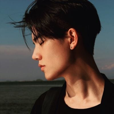愿我们都是自己的摆渡人(00后男生图片帅气一组最新)