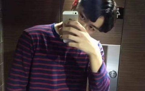 遇见你在劫难逃(拿手机自拍的男生头像高清最新)