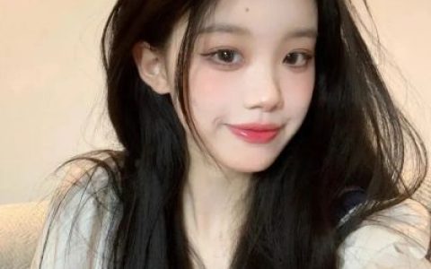 很好看的青春女头合集(简单耐看让人心动的女生头像)