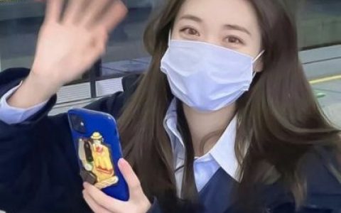 策马奔腾共享珍珠奶茶(清冷气质的女生高级感的头像)