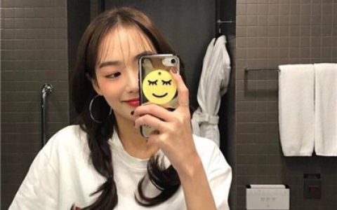 每个人心里都藏着一段往事(最新版可爱小清新女生头像)