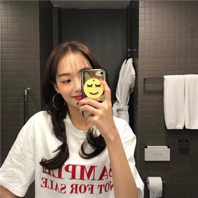 每个人心里都藏着一段往事(最新版可爱小清新女生头像)