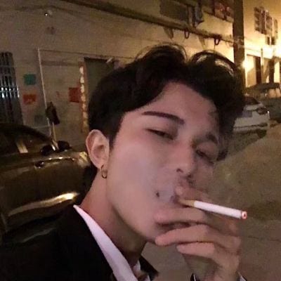 让我永远做你的守护天使(非主流男生帅气黑白抽烟头像大全)
