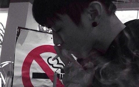 成熟有魅力的男生快手头像(480×480快手头像男生霸气欧美范)