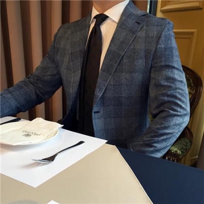 我不喜欢说爱只喜欢谈钱(成熟稳重的男生陌陌头像高清大图)