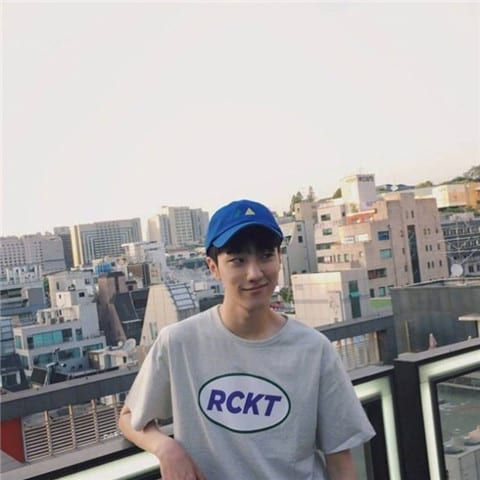 男生头像480×480快手专用(480×480快手头像男生霸气戴帽子)