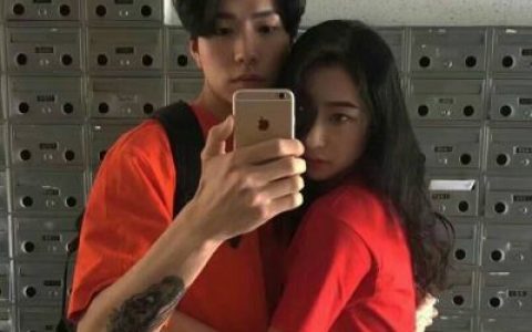 我会陪你从校服到婚纱(好看的个性情侣小丑头像一对两张)