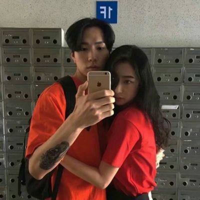 我会陪你从校服到婚纱(好看的个性情侣小丑头像一对两张)