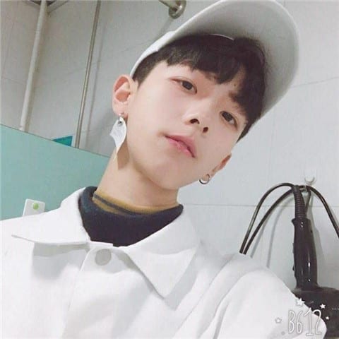 用尽解数都难靠近你(480×480快手头像男生帅气好看的)