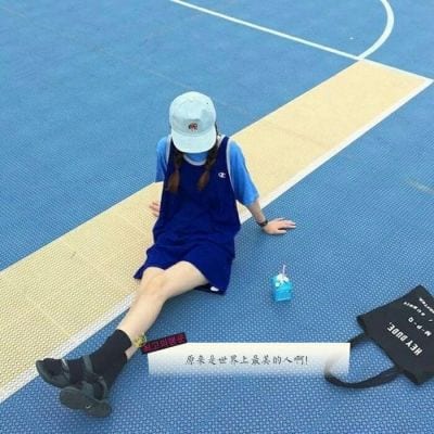一生很短少有圆满(情侣头像一男一女带字的独特的最新)