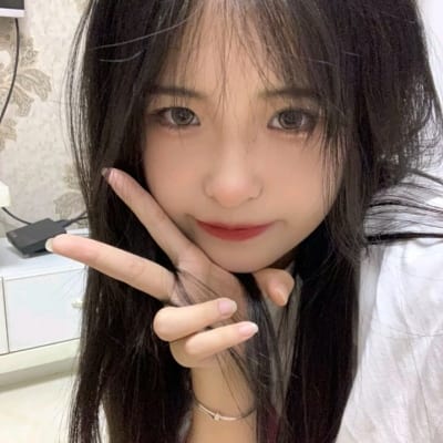 带一束花去见喜欢的人吧(超级纯的很少女的好看女生头像)