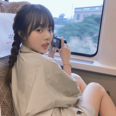 你知道他没那么喜欢你你却不能停止喜欢他(女生头像ins高级质感真人好看)