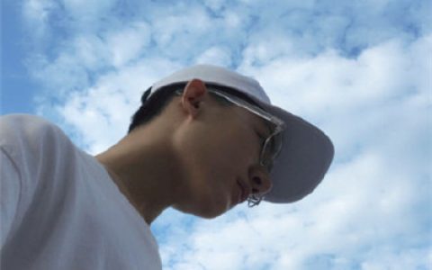 帅气伤感的男生侧脸头像(颓废伤感的男生头像个性精选)