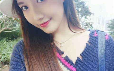 一个人照样可以笑得很灿烂(女生唯美可爱戴帽子头像大全)