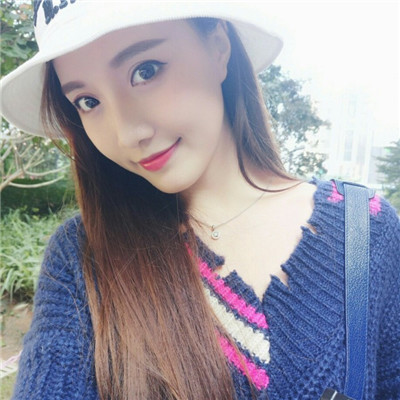 一个人照样可以笑得很灿烂(女生唯美可爱戴帽子头像大全)