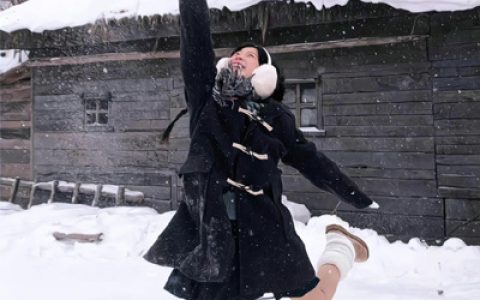 冬天需要些温暖的颜色(冰天雪地抖阴美少女头像)