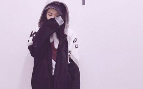 我爱他他不爱我有什么用(超拽个性微博头像情侣两张一男一女)