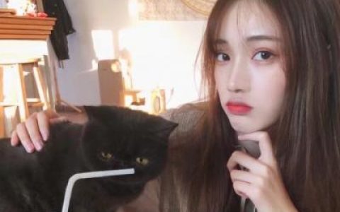 我的执着在你眼中就是傻(青春萌妹子闺蜜头像两张俏皮可爱)