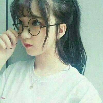 早恋不会影响学习(韩系戴眼镜的女生头像可爱萌)