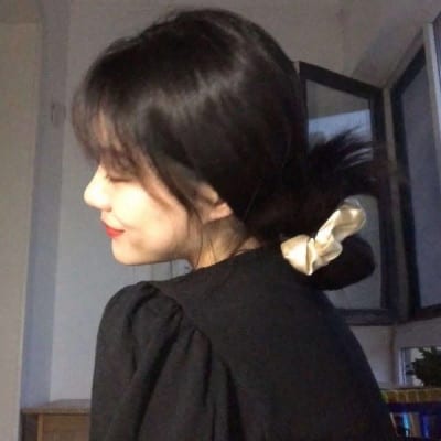一见钟情都是见色起义(原宿风女生头像ins高级质感)