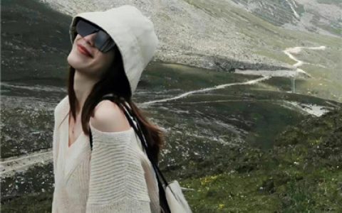 在晚风里看一眼晚霞咬一口烤红薯(秋日氛围感女生头像唯美意境)