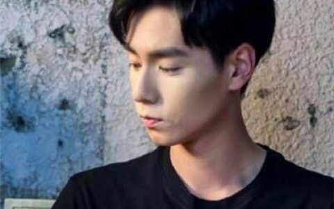 时间会让我们习惯了痛(最新好看的情侣贴吧头像一男一女分开)