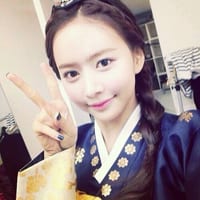 精致好看的陌陌头像女(小脸女生头像)