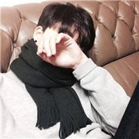 活像个孤独患者自我拉扯(男生头像图片帅气阳光)