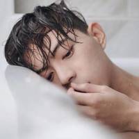 从来不用回忆因为你不曾远离(抖阴男生头像简单清新黑白)
