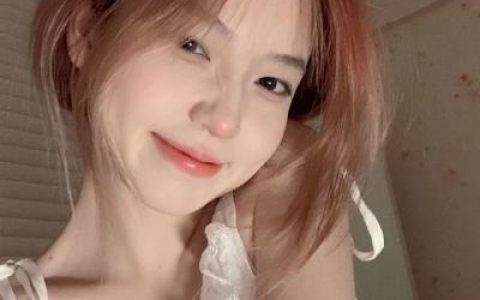 沉溺在蓝色里的一万次心动(漂亮有气质的女头很有仙气)