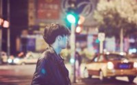 我还是忘不了你(最新男生忧伤的头像图片大全)