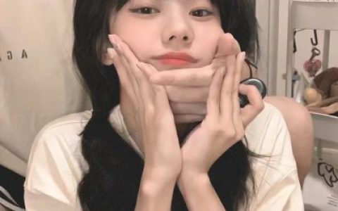 频频回头的人走不了远路(情侣头像一男一女高清)