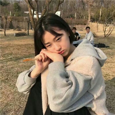 爱情像刚刚熟透的甜美草莓(情侣头像一左一右唯美清新)