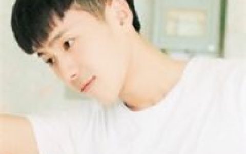 当你停下脚步的时候(文艺白衣帅哥头像图片大全)