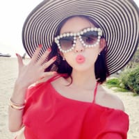 边哭边笑偏说一个人真好(经典好看女生抖阴个性头像)